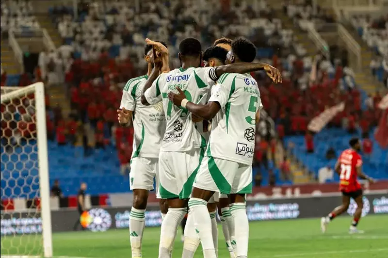 الأهلي يتفوق على الرياض وينهي الدوري السعودي في المركز الخامس كبطل آسيا