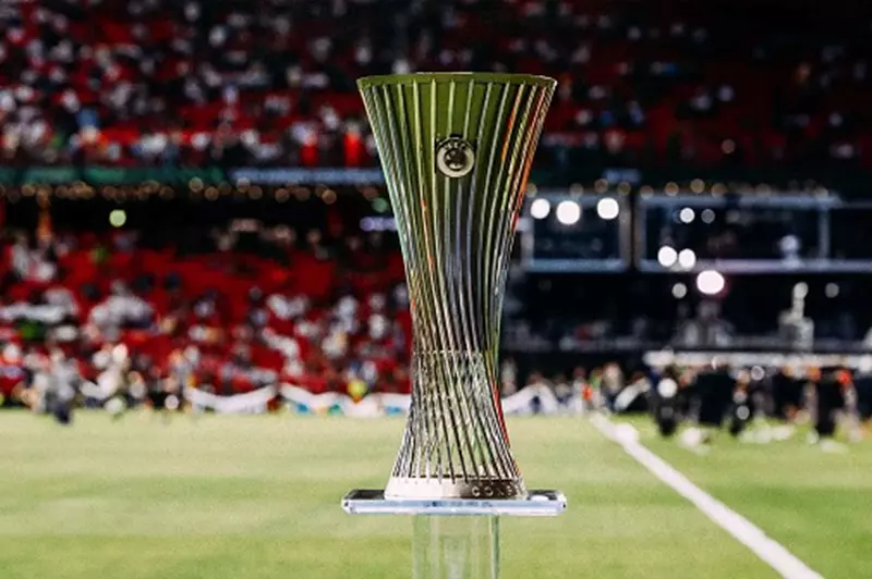 ريال بيتيس يواجه تشيلسي في نهائي دوري المؤتمر الأوروبي: توقيت المباراة وقنوات العرض