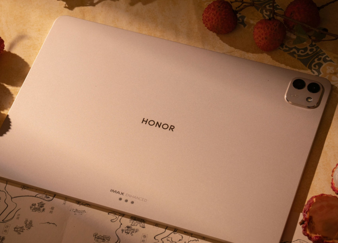 إطلاق Honor MagicPad 3 وHonor V5: رائدتان جديدتان بشاشة واسعة وبطارية تتجاوز جميع التوقعات!