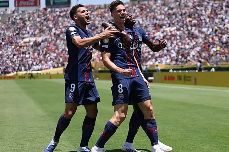 باريس سان جيرمان يتألق ويحقق فوزًا ساحقًا على أتلتيكو مدريد برباعية في صدارة المجموعة