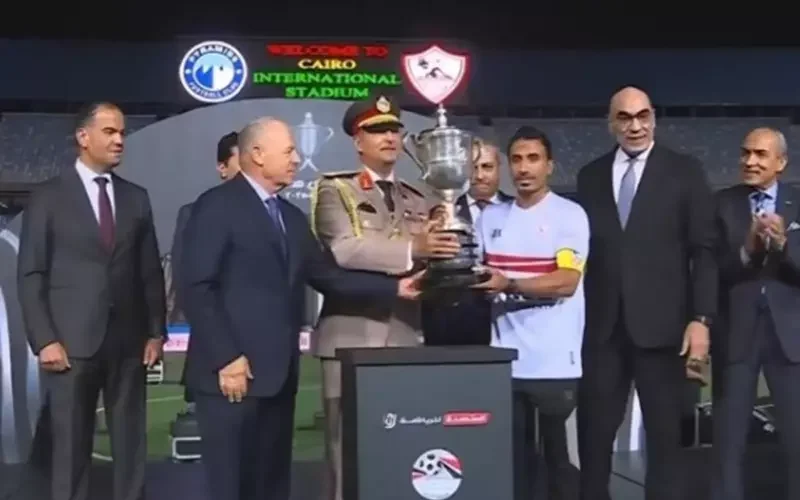 شيكابالا يتنازل عن كأس مصر لعبد الشافي في وداع مؤثر بعد تتويج الزمالك