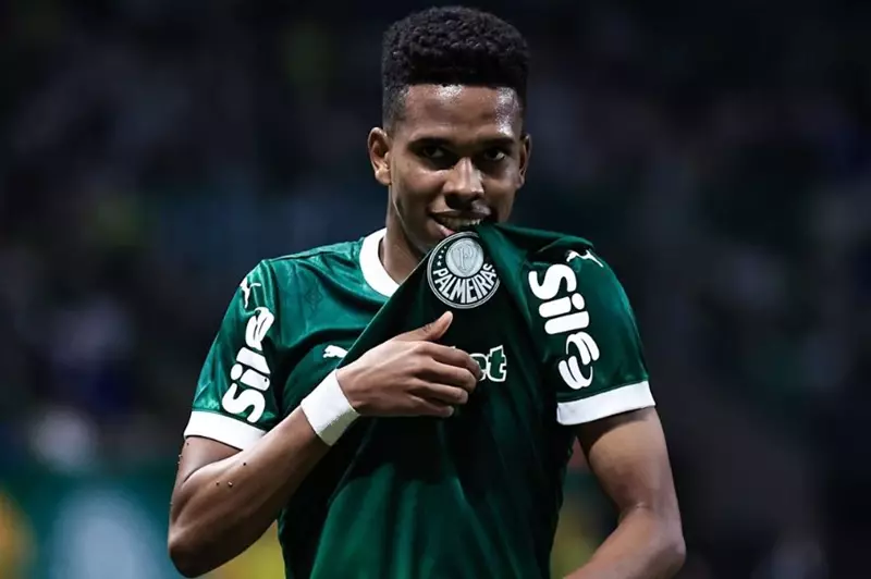 قبل مواجهة الأهلي: تحليل أداء إستيفاو، نجم مباراة بالميراس ضد بورتو في كأس العالم للأندية