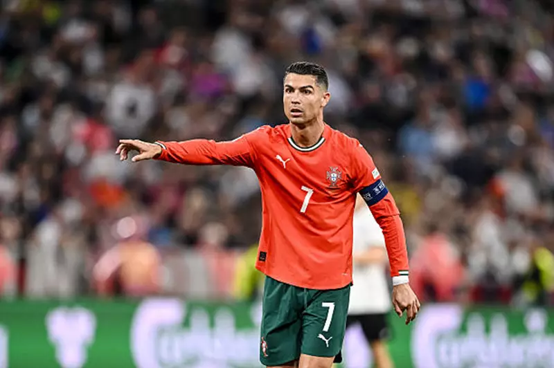 كريستيانو رونالدو يحفر اسمه في التاريخ البرتغالي برقم قياسي جديد