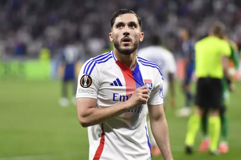 مانشستر سيتي يقترب من التوصل إلى اتفاق مع ريان شرقي
