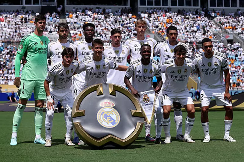 نجوم ريال مدريد يتألقون كالعشرين.. الصحف الإسبانية تشيد بالأداء المميز أمام باتشوكا