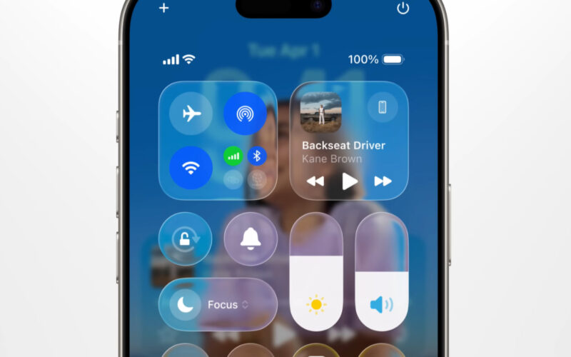 نقد متزايد لـ iOS 26: تحديات تصميم Liquid Glass وقضايا وضوح النصوص